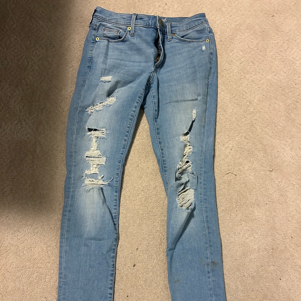 Universal thread ripped jeans